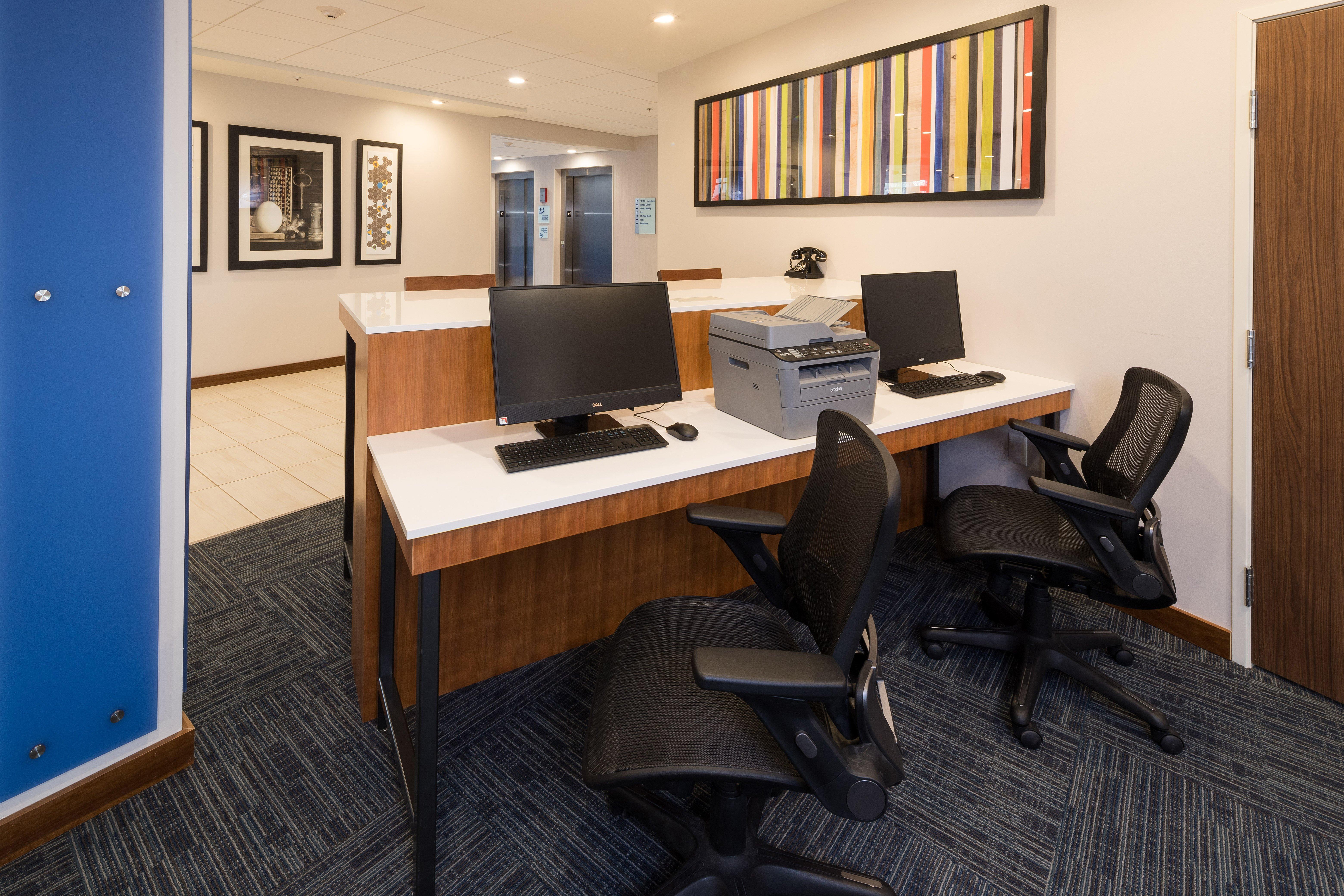 Holiday Inn Express & Suites - Auburn By Ihg Экстерьер фото