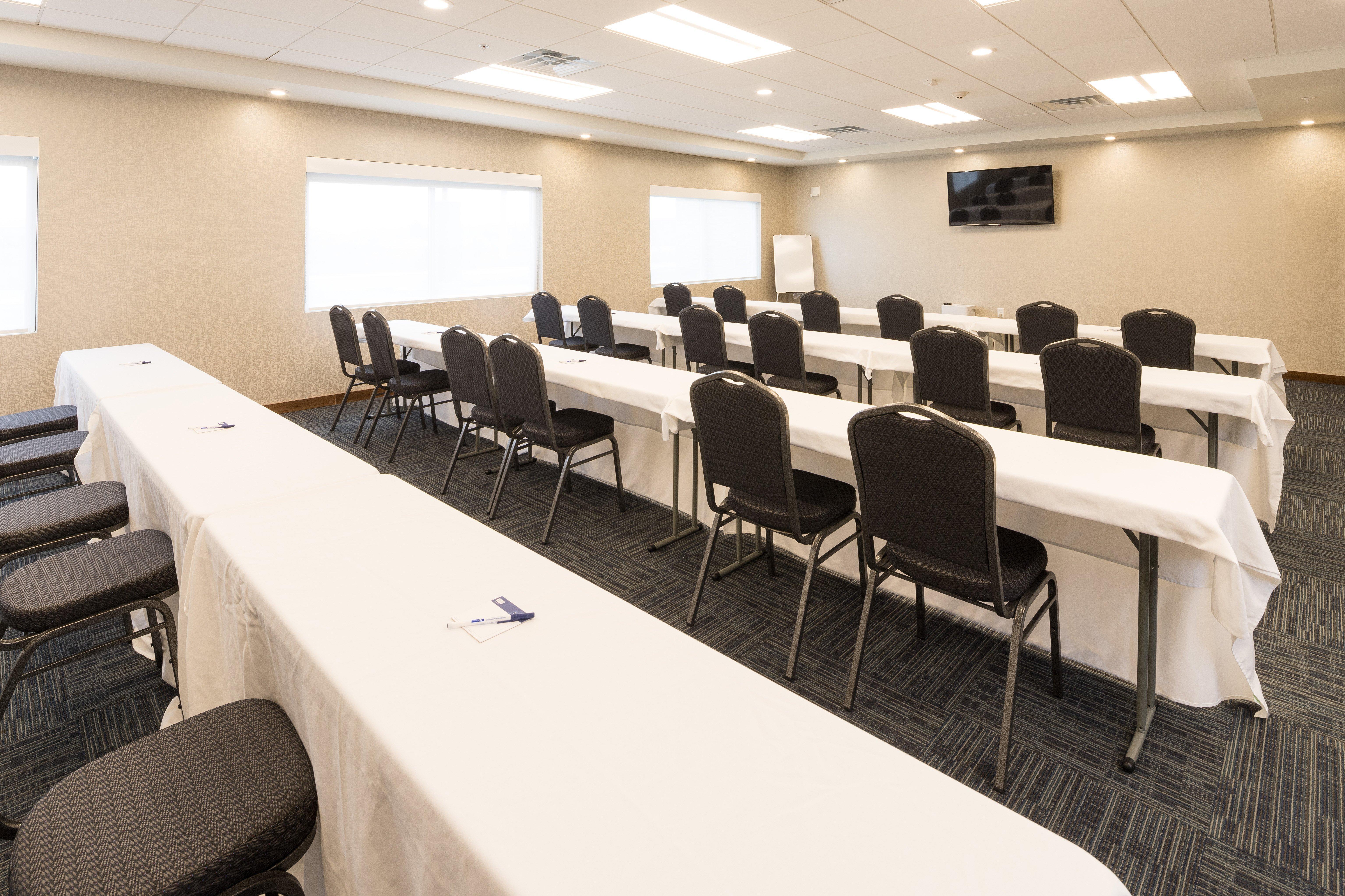Holiday Inn Express & Suites - Auburn By Ihg Экстерьер фото